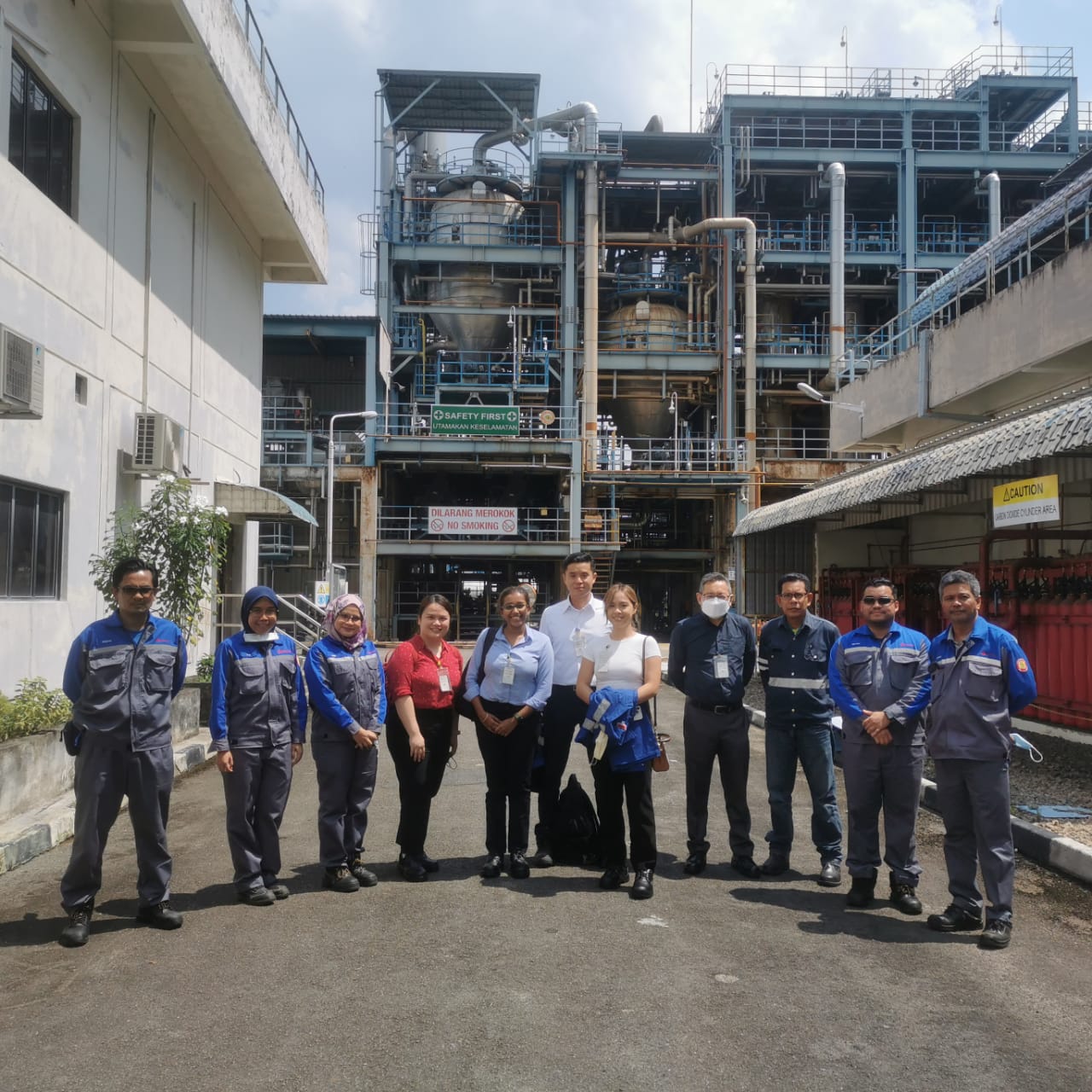 MPMA and Universiti Teknologi Malaysia (UTM) visited Petrochemicals (M) Sdn Bhd